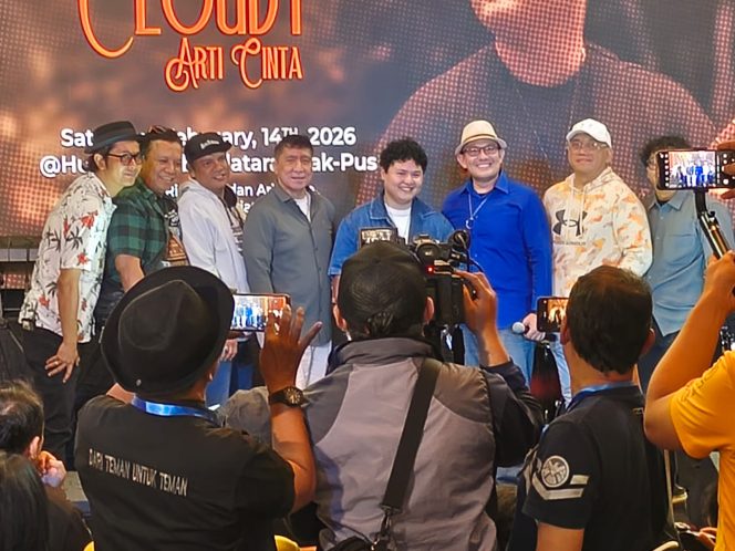 
					V-2  CLOUDY   MENAFSIRKAN KEMBALI CINTA DALAM “ARTI CINTA” 