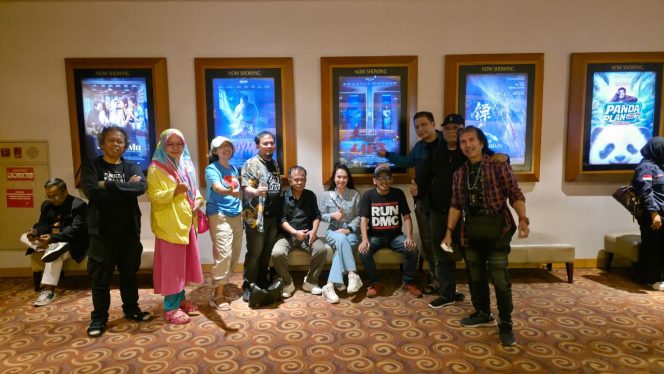 
					Lift: Teror Tanpa Setan dan Darah