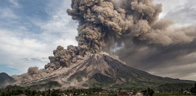 
					Gunung Semeru Erupsi Letusan Capai 1.000 Meter