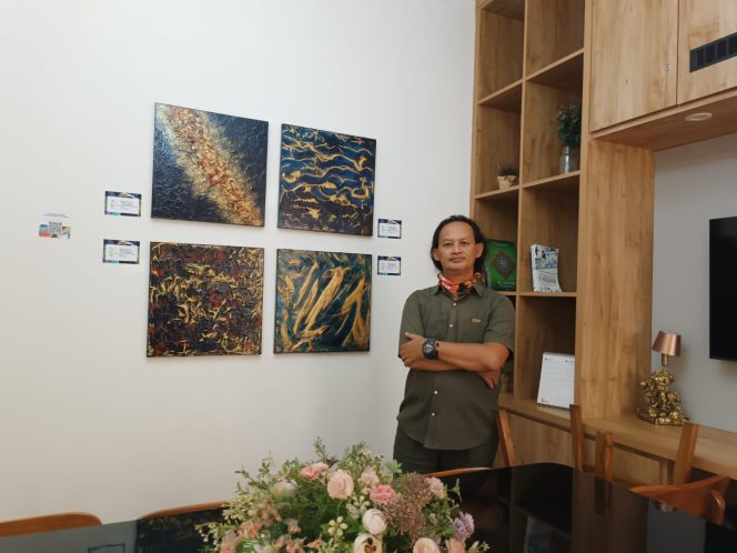 
					Lukisan Abstrak: Kepekaan Batin Manusia Tetap Lebih Penting bahkan di Era AI