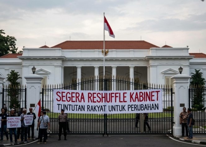 
					Isu Reshuffle Kabinet Merah Putih Menguat