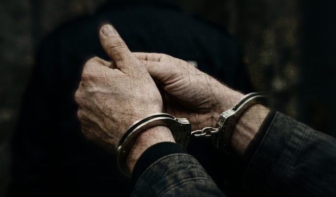 
					Kadis ESDM Jatim Aris Mukiyono Jadi Tersangka Pungli Perizinan, Ditangkap di Bandara Juanda