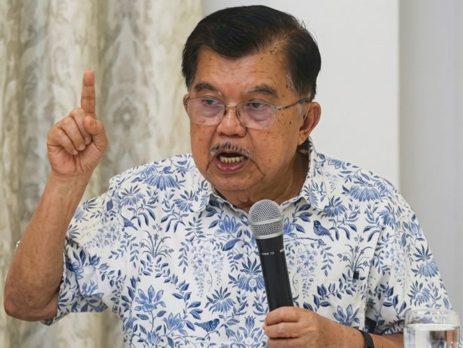 
					Jusuf Kalla Pertimbangkan Langkah Hukum Usai Dilaporkan Dugaan Penistaan Agama
