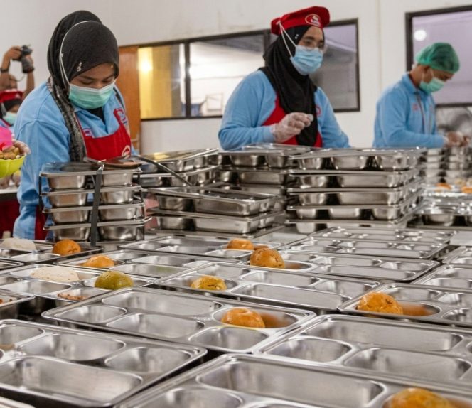 
					Uya Kuya Laporkan Hoaks Kepemilikan 750 Dapur MBG ke Polda Metro Jaya