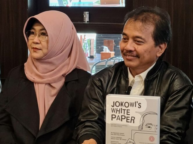 
					Roy Suryo Tetap Bersikukuh Meski Sejumlah Tersangka Tempuh Restorative Justice