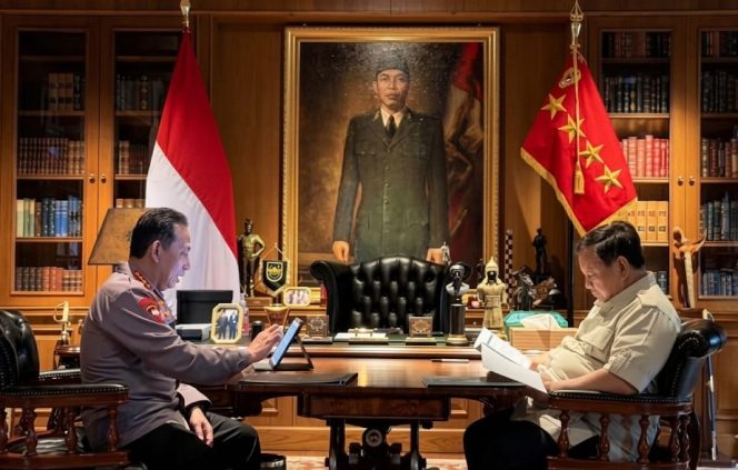 
					Prabowo Bahas Keamanan Nasional hingga Hilirisasi dengan Kapolri dan Menteri Investasi di Hambalang