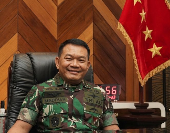 
					Dudung Abdurachman Resmi Dilantik sebagai Kepala Staf Kepresidenan oleh Presiden Prabowo